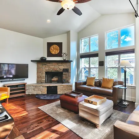 Woodside Haus Home